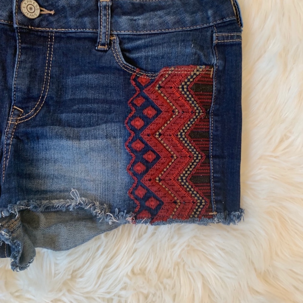 EXPRESS SHORTS - Picture 3 of 4